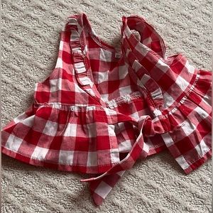 Adorable, apple picking top